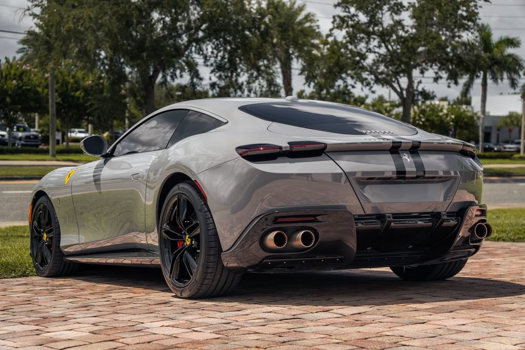 Used 2022 Ferrari Roma RWD image 4