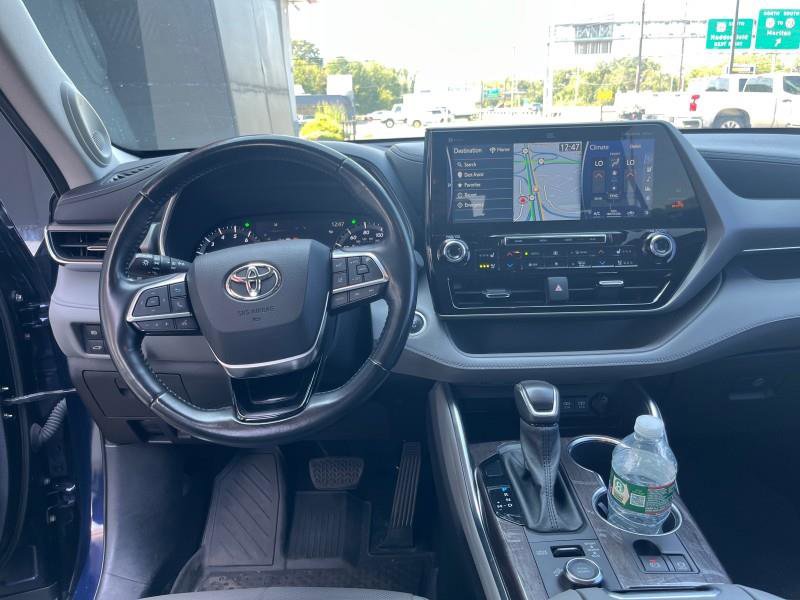 Used 2021 Toyota Highlander Limited image 32
