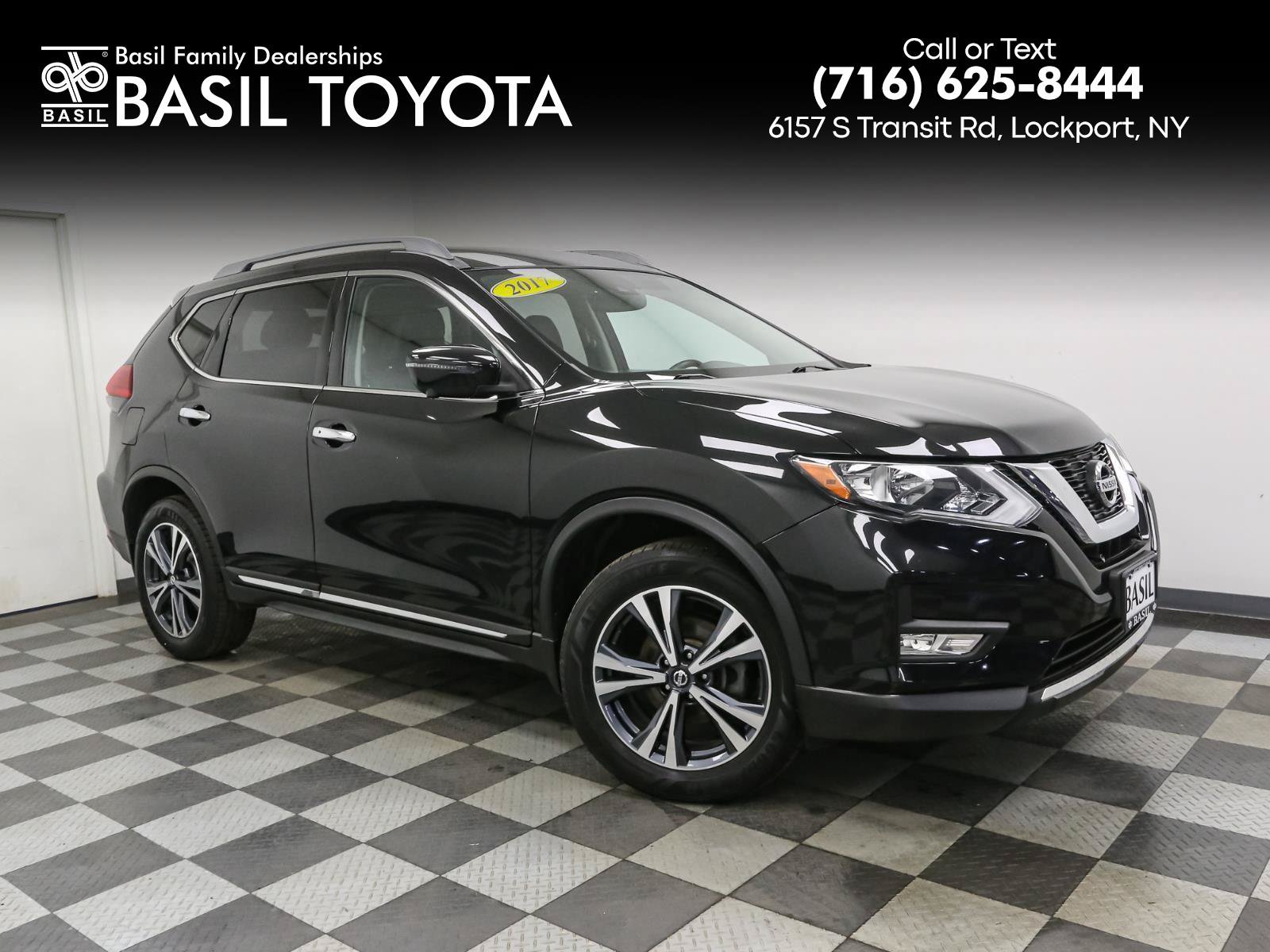 Used 2017 Nissan Rogue SL AWD/4WD image 1