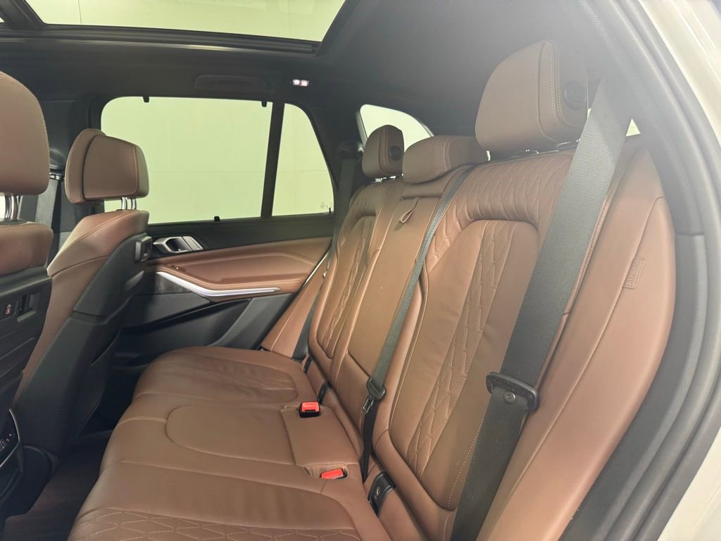 Used 2019 BMW X5 xDrive50i w/ M Sport Package AWD/4WD image 26