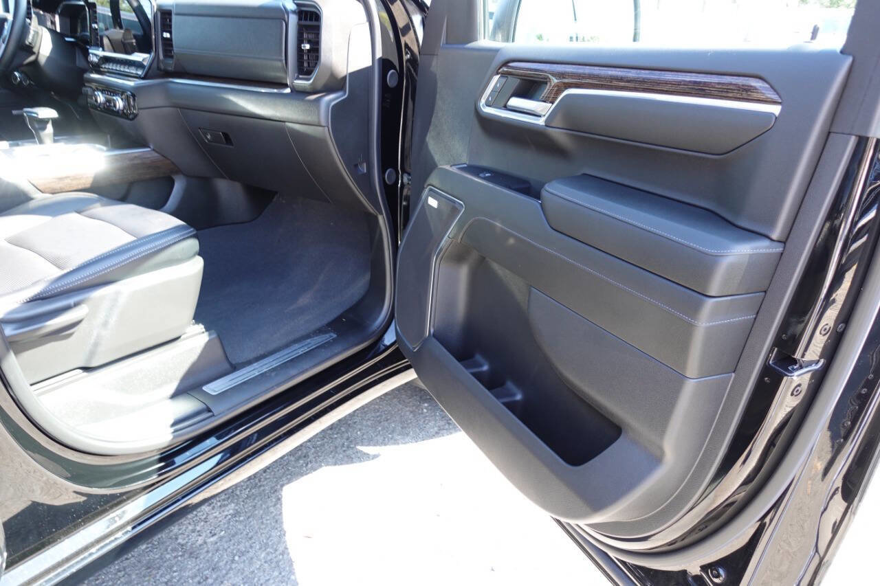 Used 2024 GMC Sierra 1500 Elevation image 24