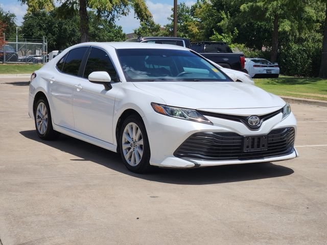 Used 2018 Toyota Camry LE FWD image 3