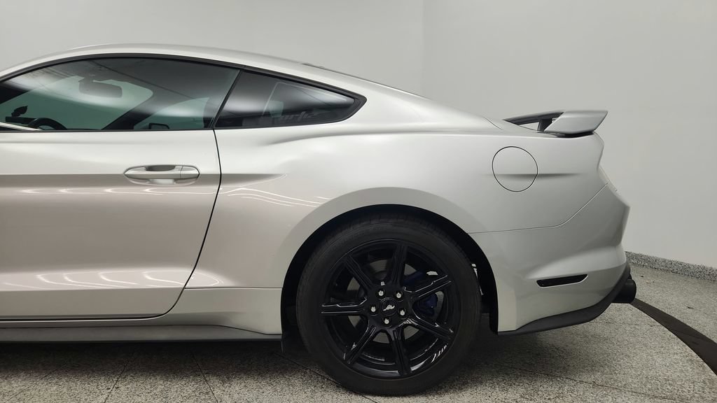 Used 2018 Ford Mustang GT RWD image 10