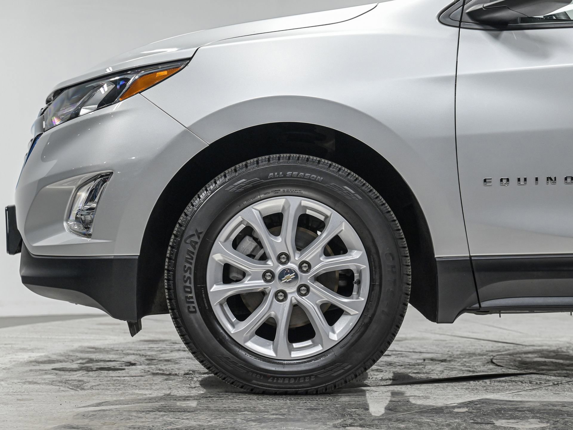 Used 2021 Chevrolet Equinox LS w/ LS Convenience Package image 3
