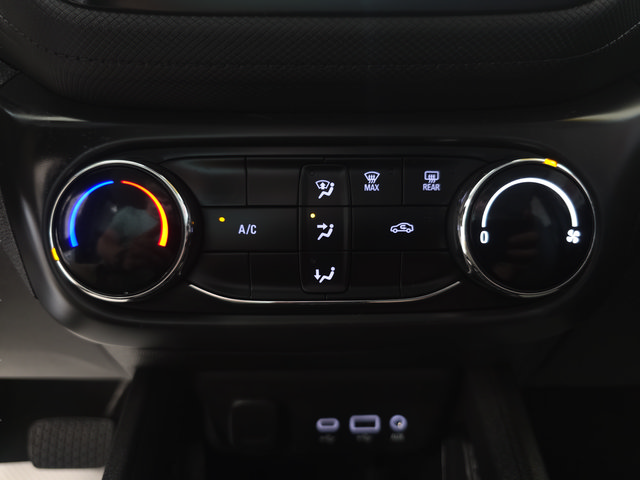Used 2022 Chevrolet TrailBlazer LS AWD/4WD image 17