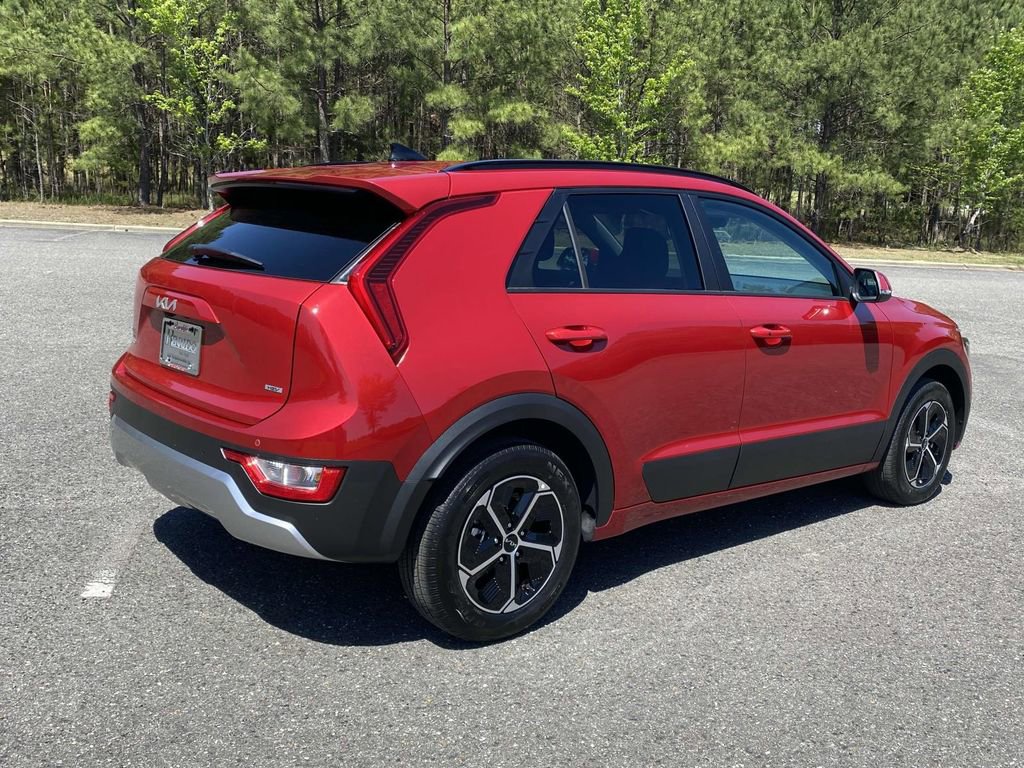 New 2025 Kia Niro EX image 2