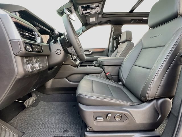 New 2026 GMC Yukon Denali w/ Sun & Power Step Package AWD/4WD image 15