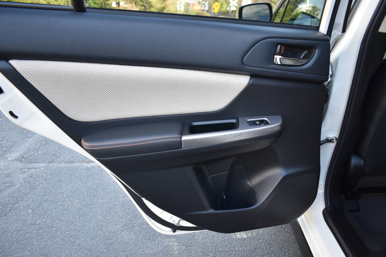 Used 2017 Subaru Crosstrek 2.0i Premium w/ 17" Wheel Sport Package image 12