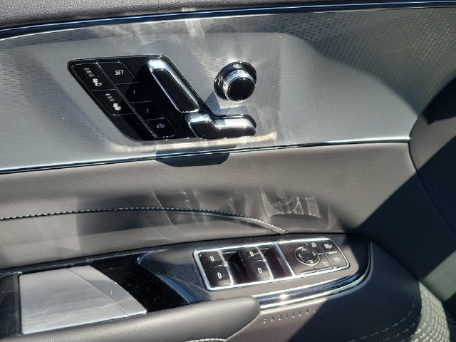 Certified 2024 Cadillac Lyriq Tech RWD image 27