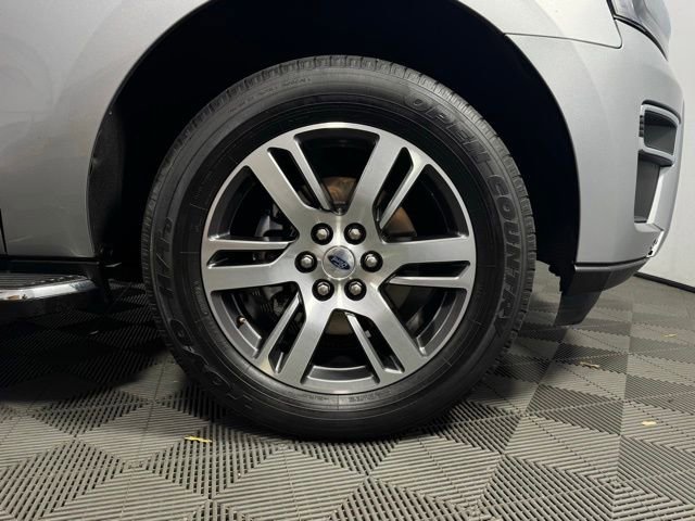 Used 2022 Ford Expedition Max Limited image 11
