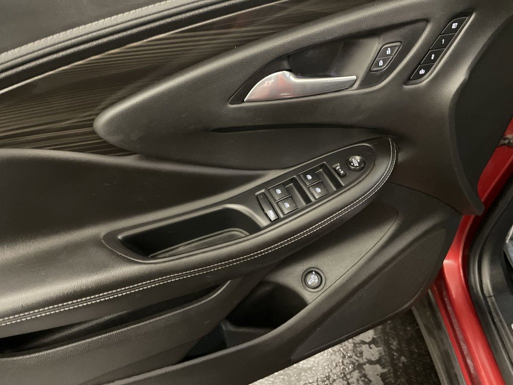 Used 2020 Buick Envision Essence image 17