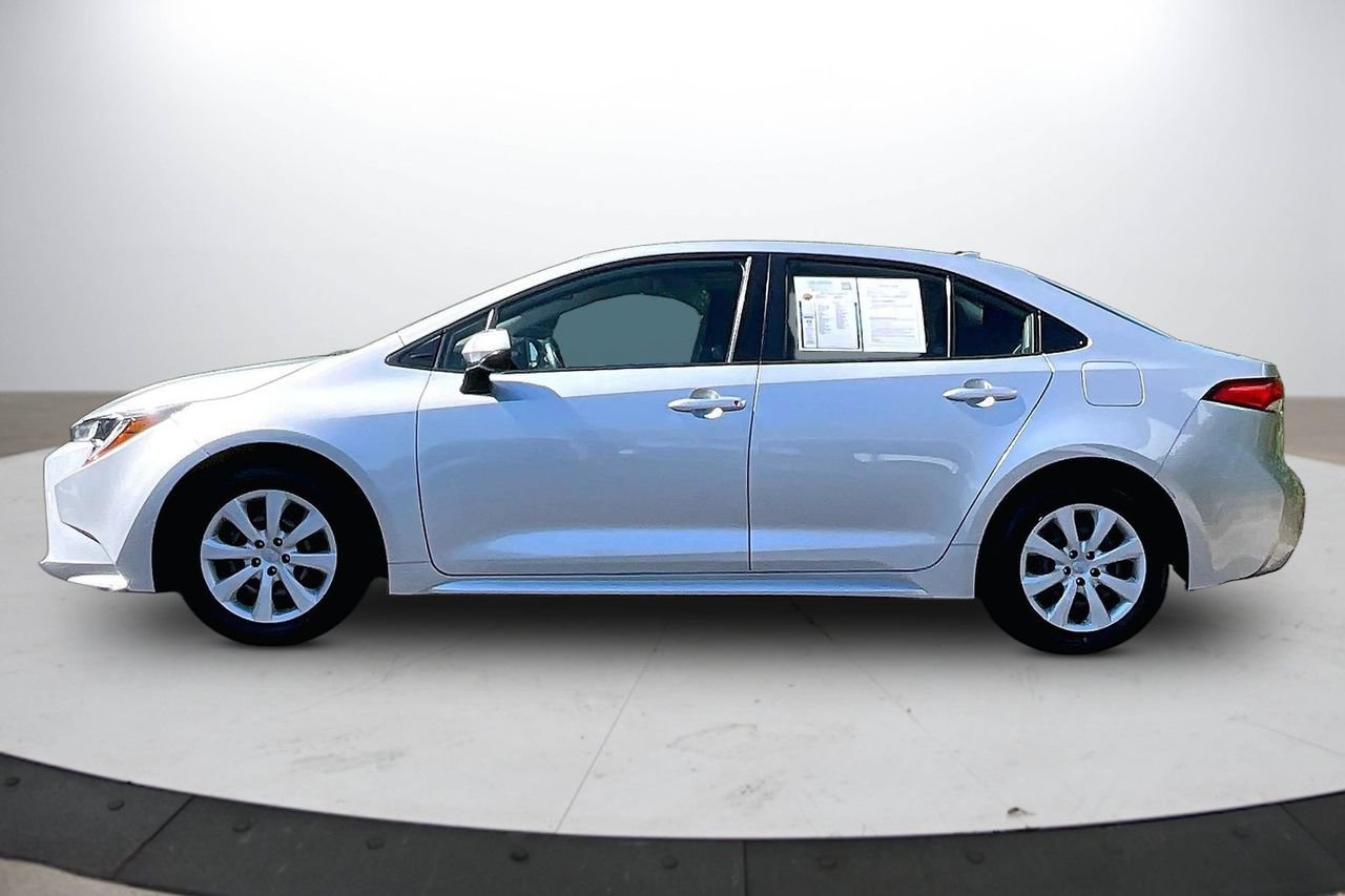 Used 2022 Toyota Corolla LE FWD image 5