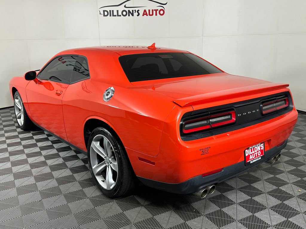 Used 2016 Dodge Challenger SXT RWD image 4