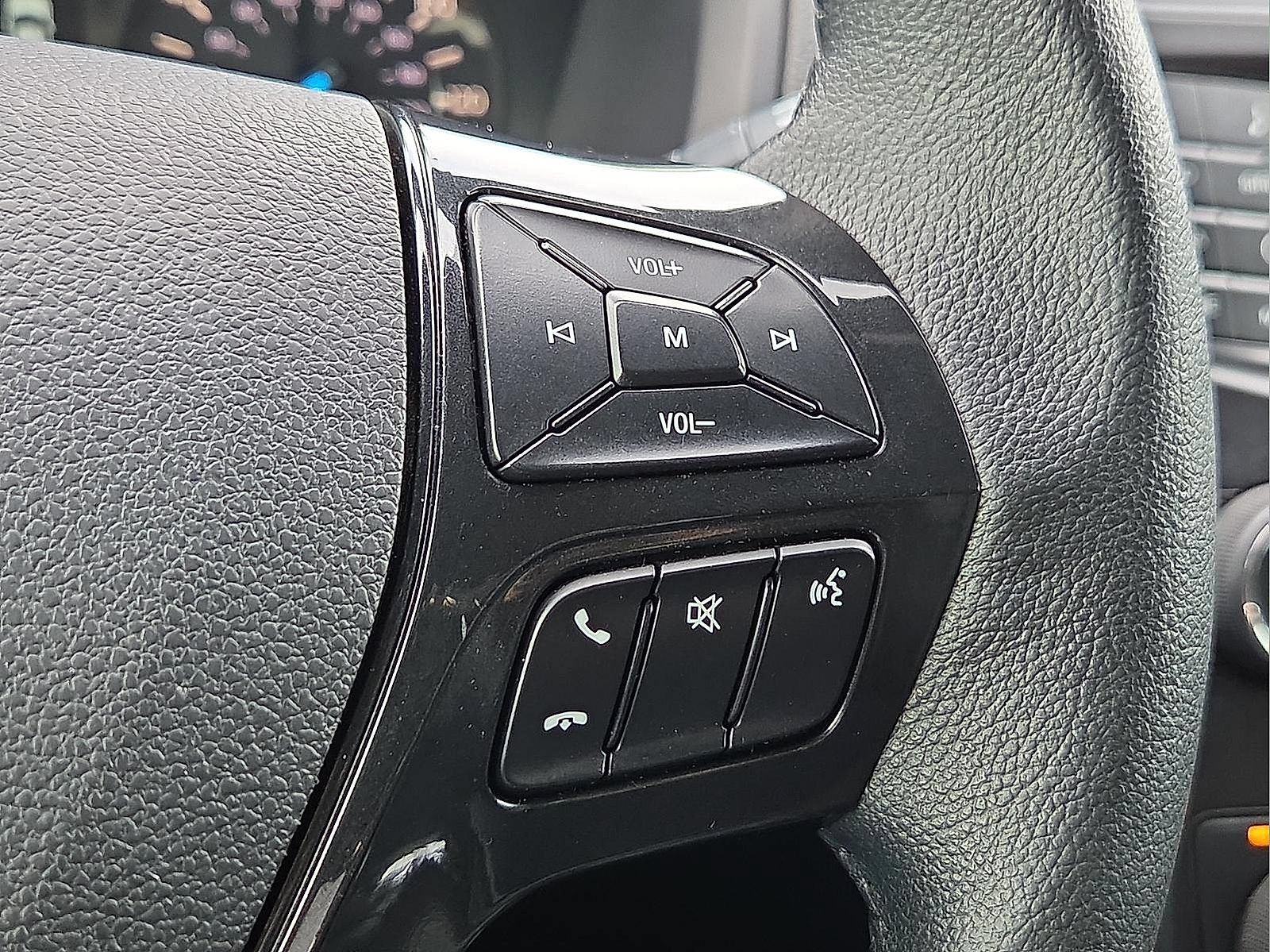 Used 2018 Ford Explorer XLT FWD image 19