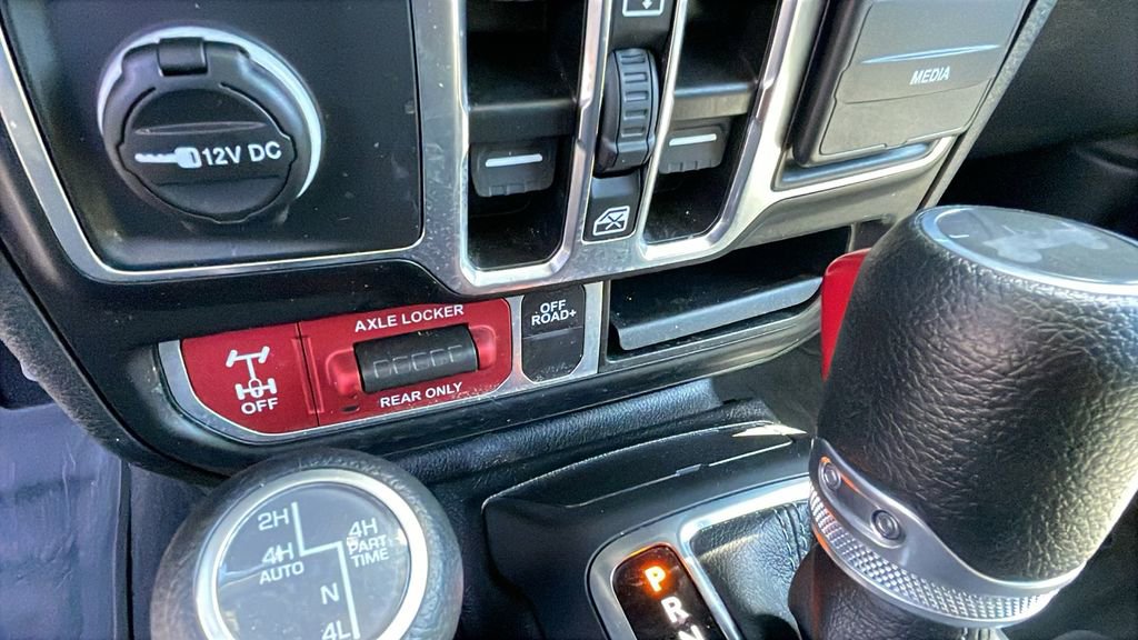 Used 2024 Jeep Wrangler Unlimited AWD/4WD image 18