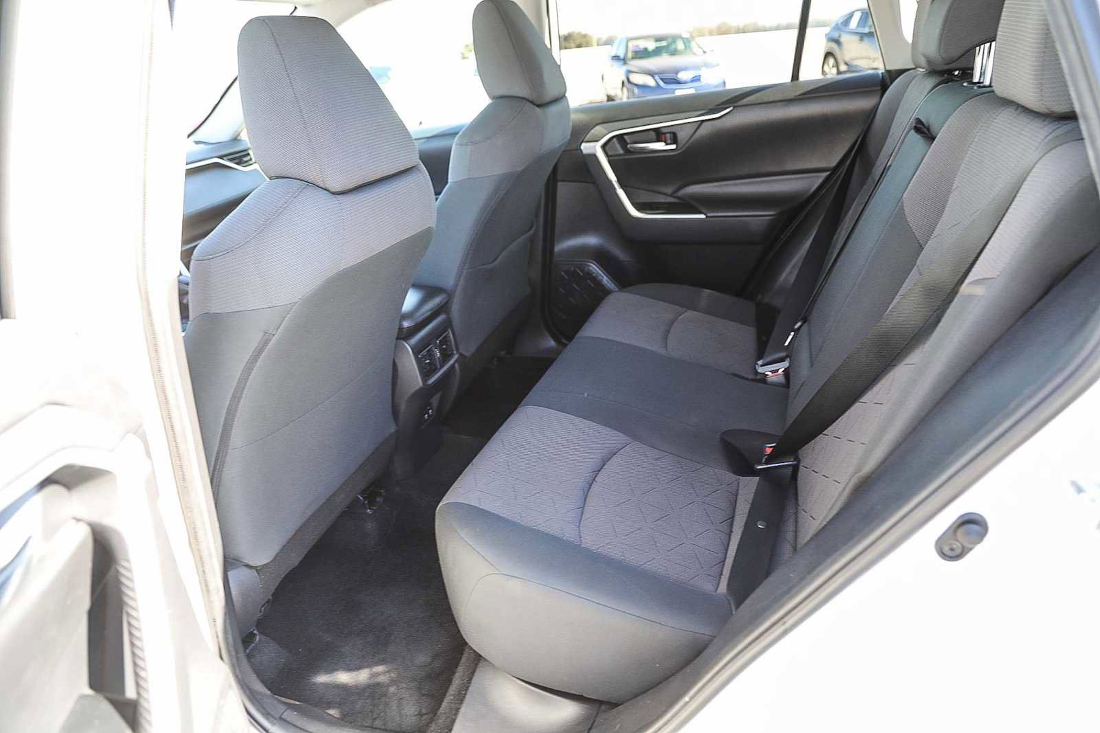 Certified 2020 Toyota RAV4 XLE image 19