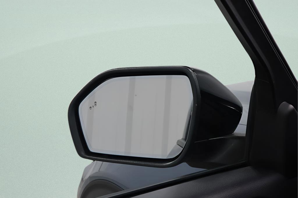 Used 2025 Ford Explorer ST image 25