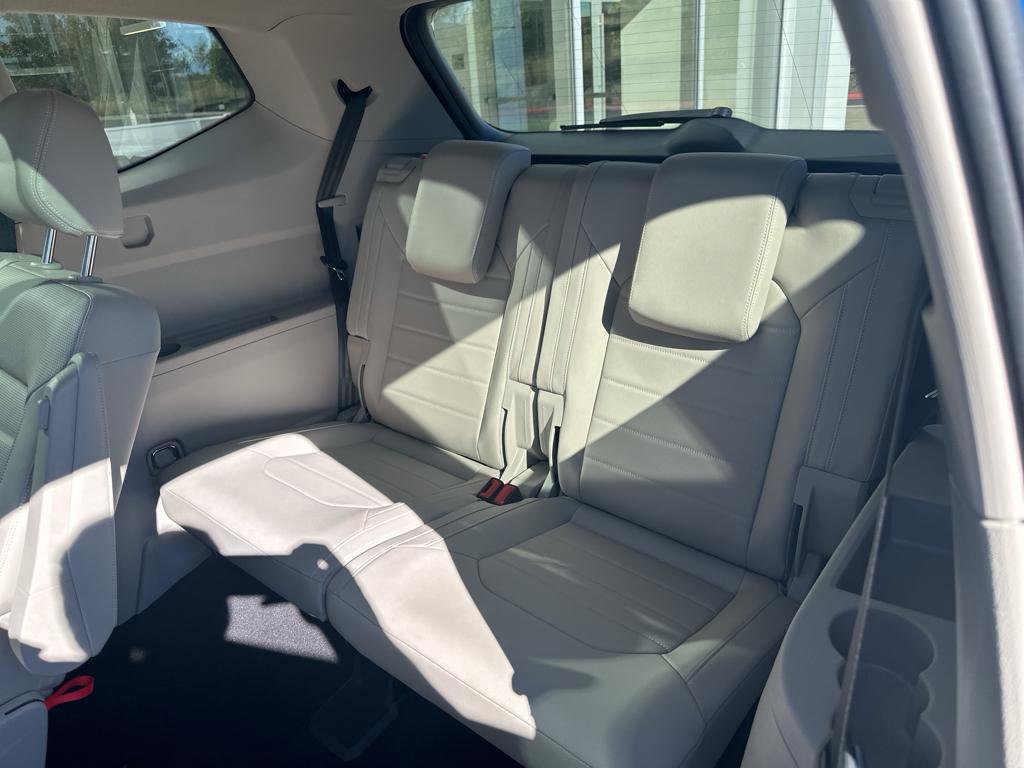 New 2025 Volkswagen Atlas SEL image 16