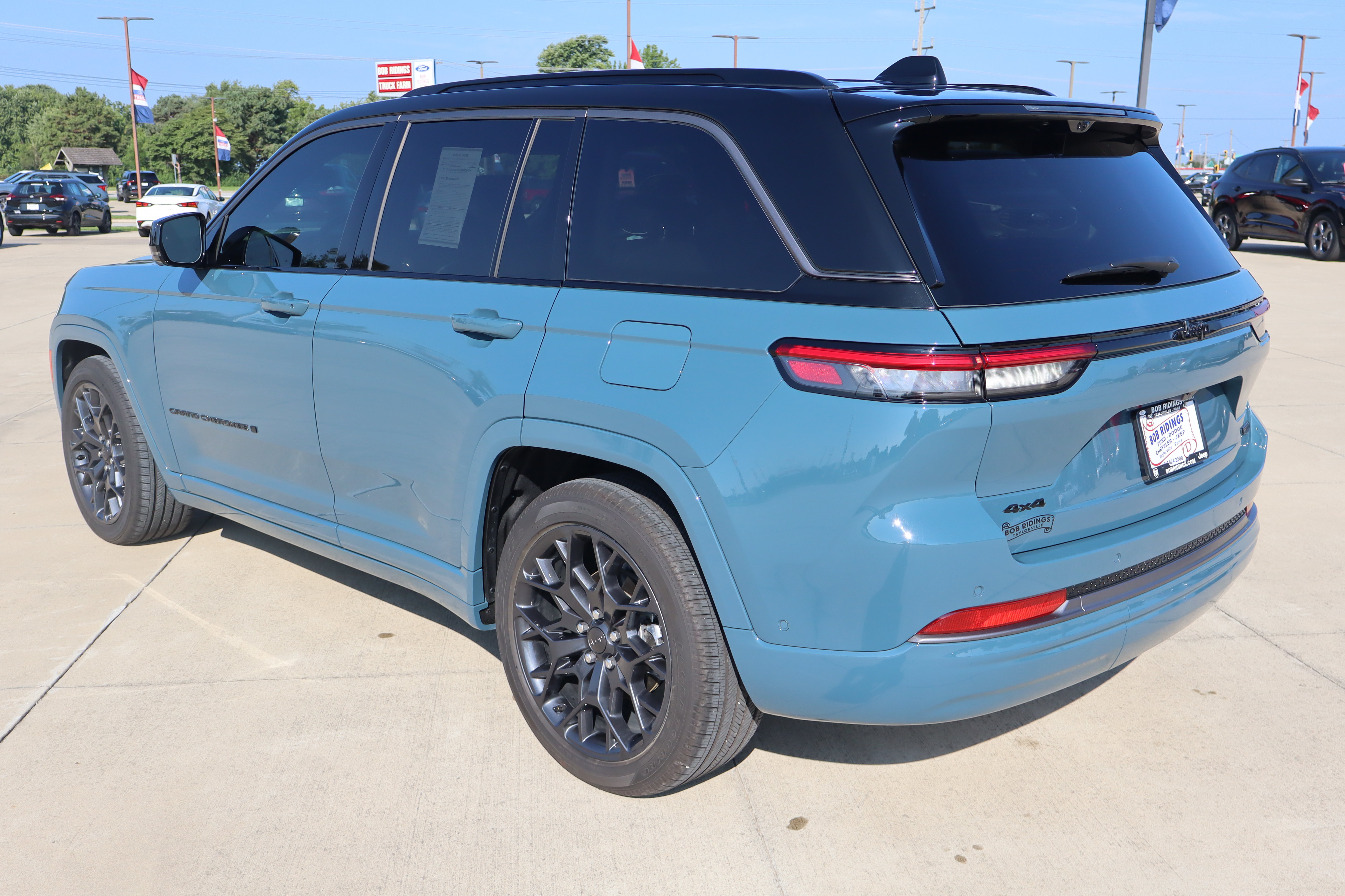 Used 2026 Jeep Grand Cherokee Summit w/ Obsidian Package AWD/4WD image 7