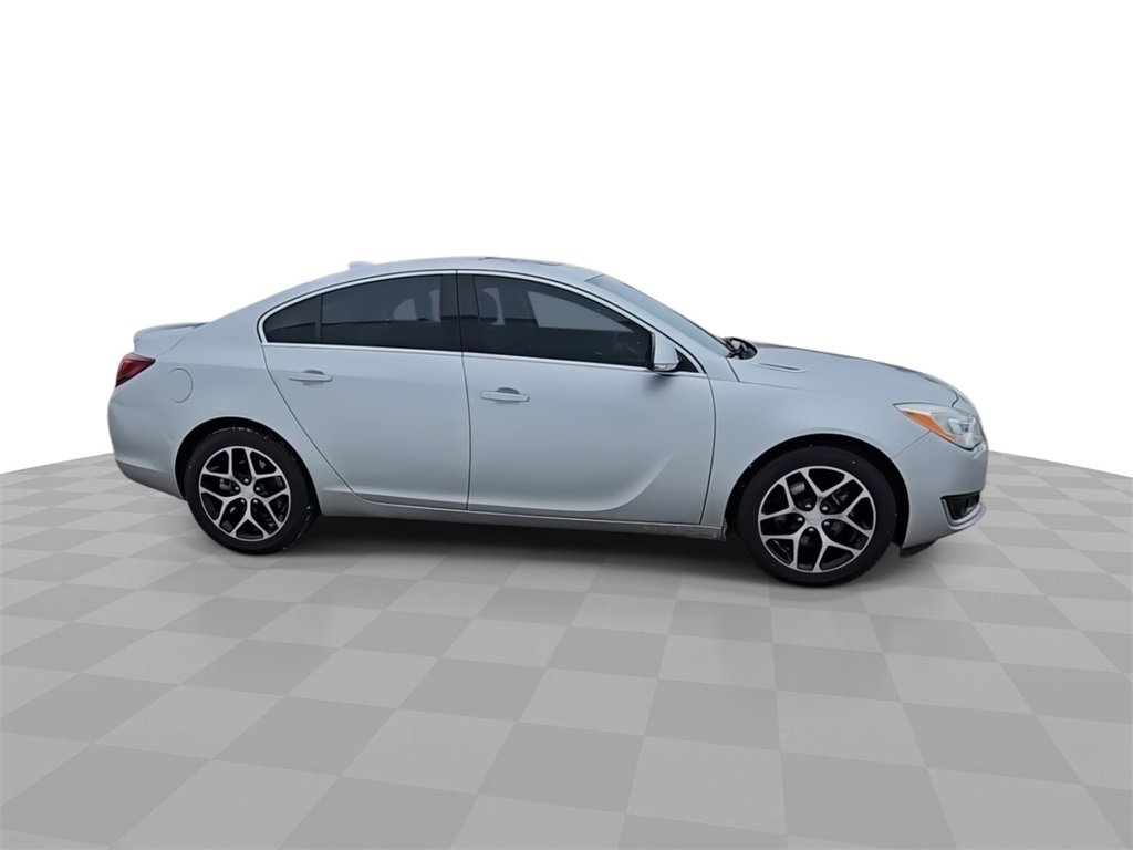 Certified 2017 Buick Regal Sport Touring image 9