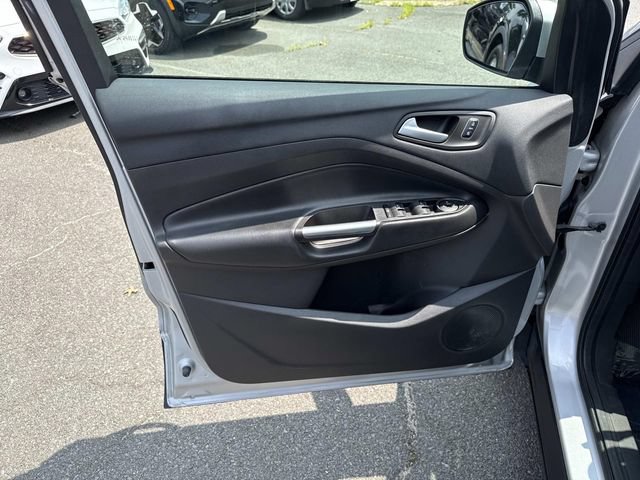 Used 2017 Ford Escape SE w/ Equipment Group 201A AWD/4WD image 13
