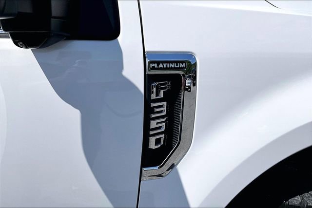 Used 2020 Ford F350 Platinum w/ FX4 Off-Road Package AWD/4WD image 34