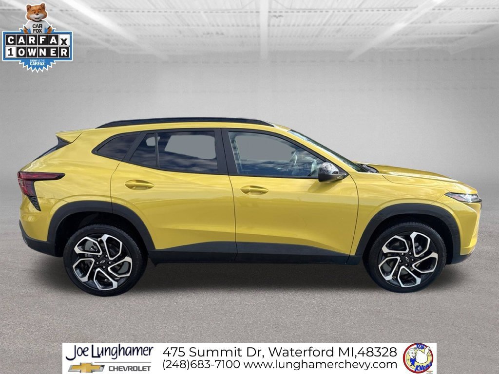 Certified 2025 Chevrolet Trax RS w/ Driver Confidence Package FWD image 2