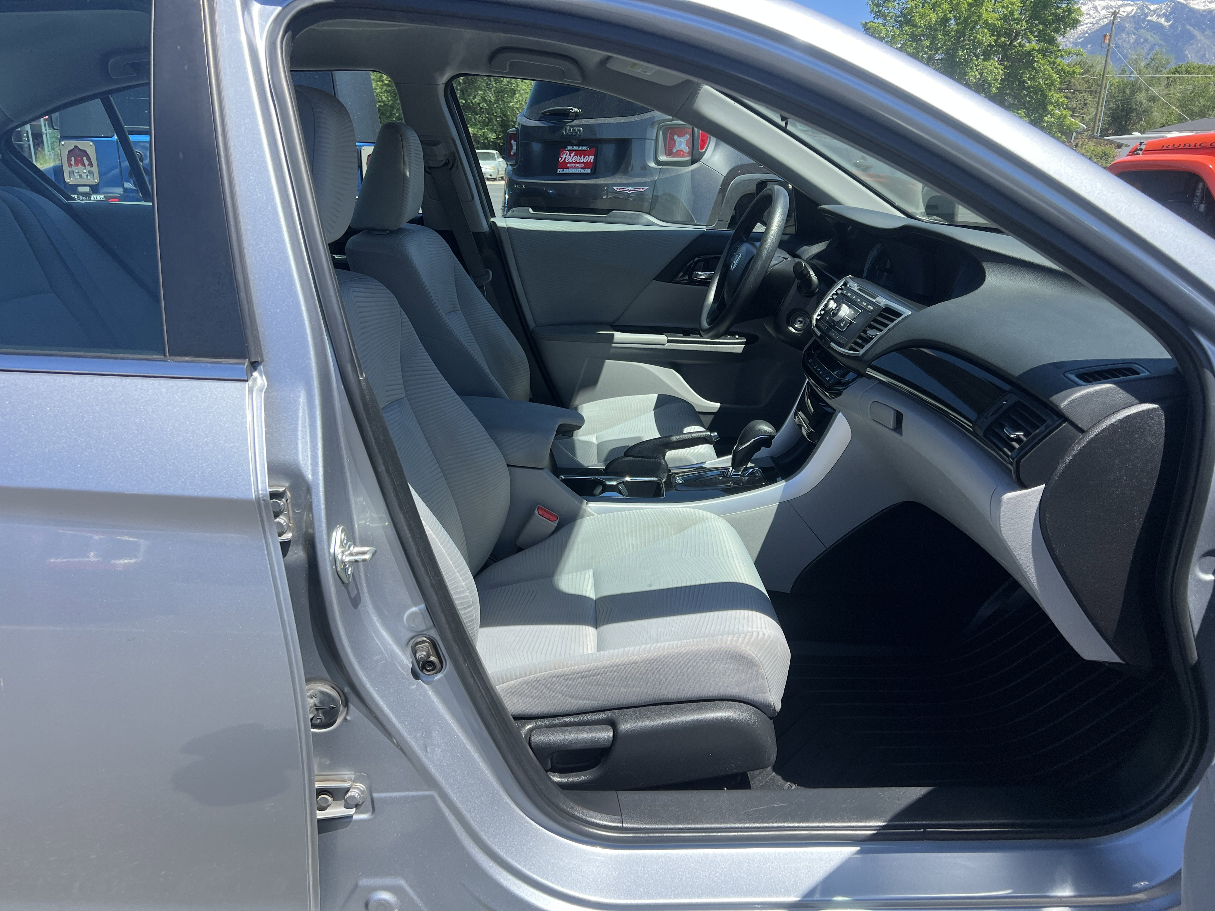 Used 2017 Honda Accord LX image 19