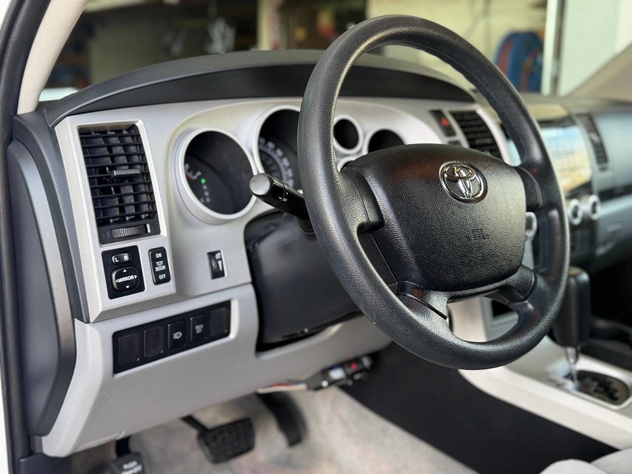 Used 2008 Toyota Sequoia SR5 image 12