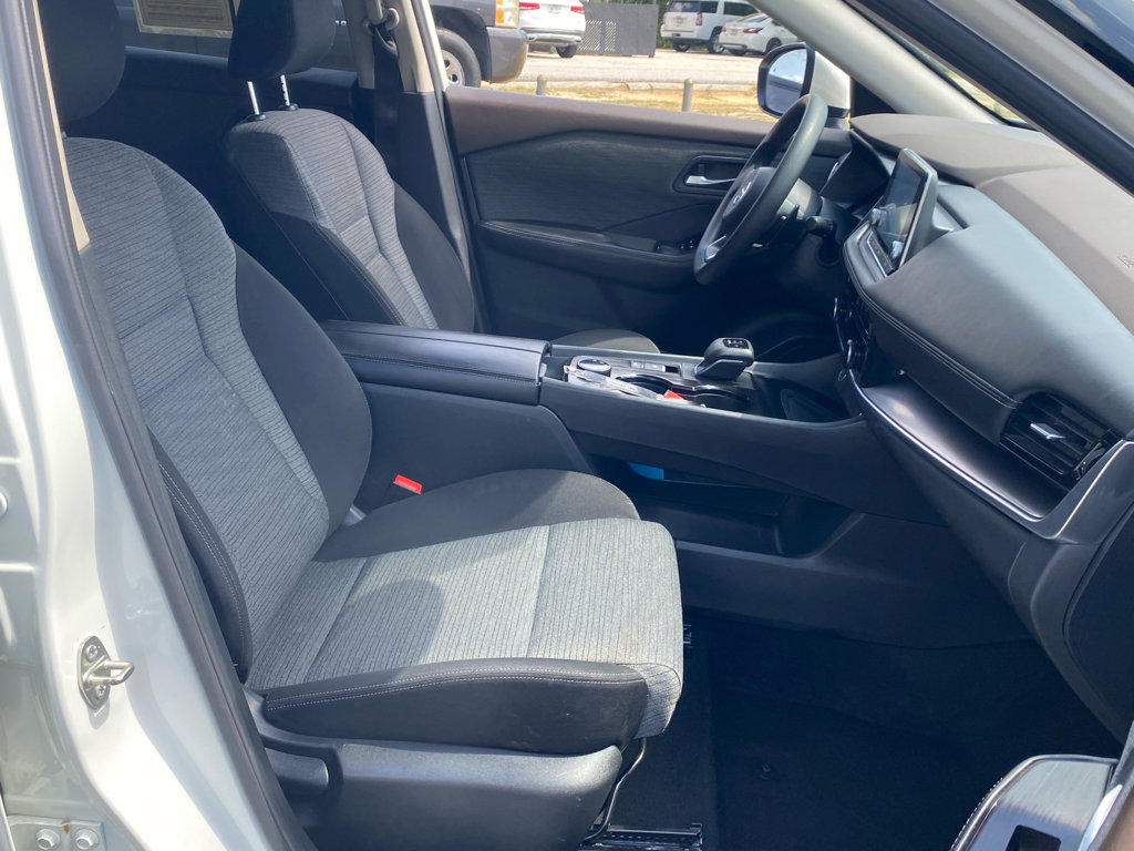 Used 2021 Nissan Rogue SV image 14