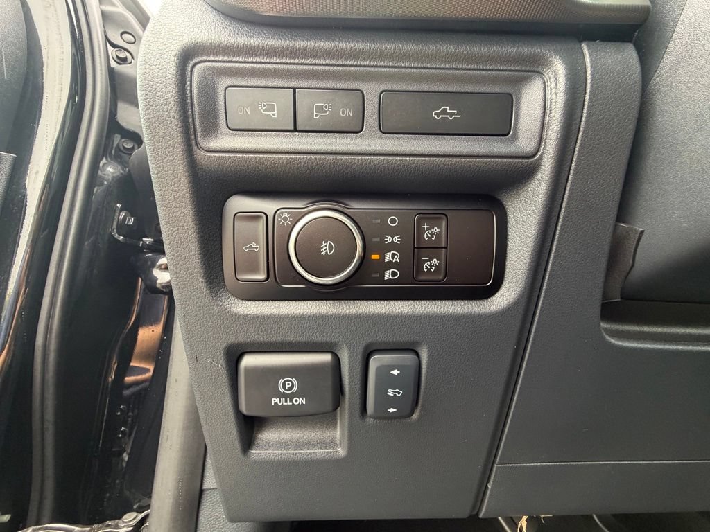 Used 2024 Ford F150 Lariat w/ Bed Utility Package AWD/4WD image 4