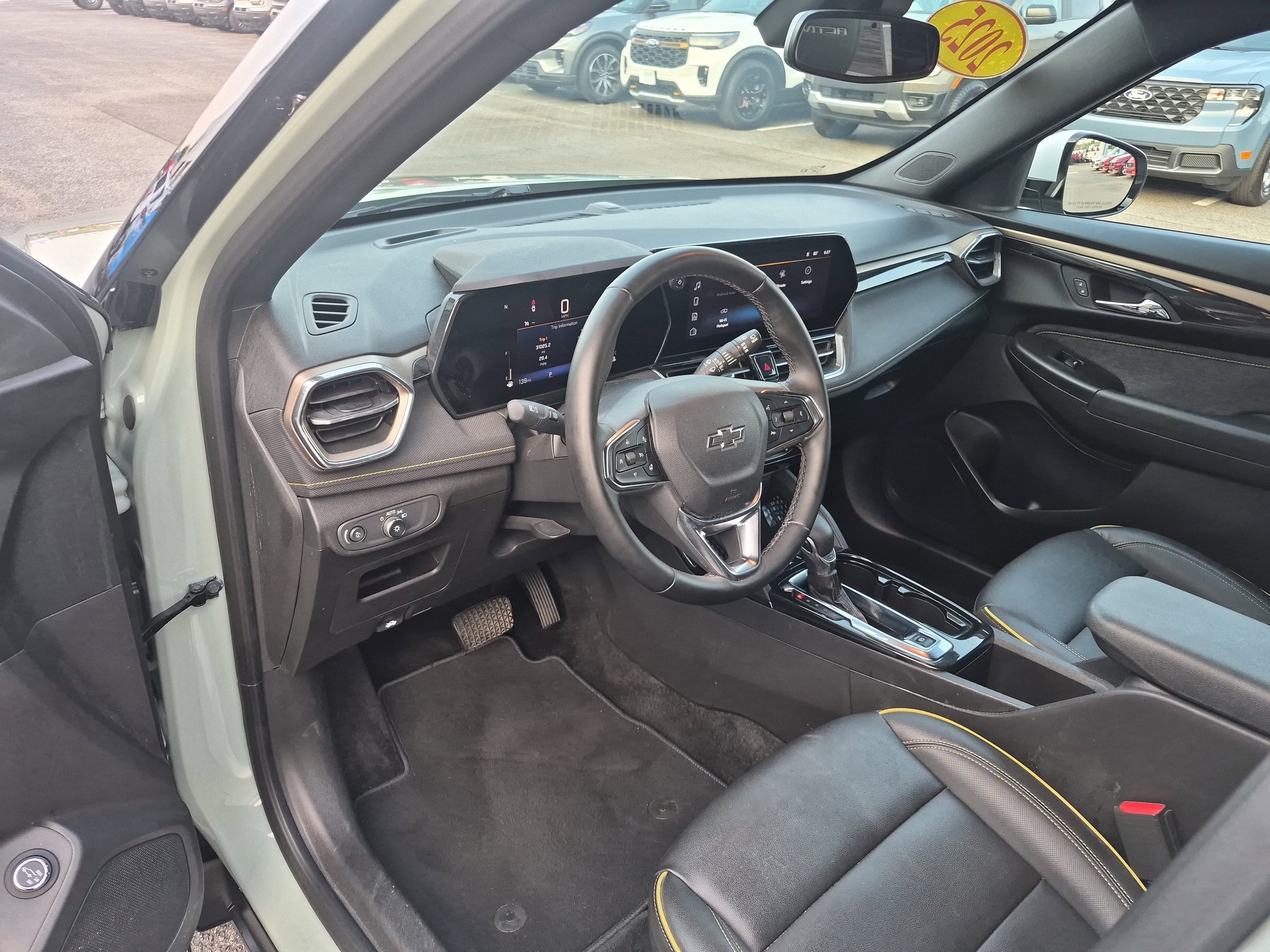 Used 2025 Chevrolet TrailBlazer ACTIV w/ Convenience Package FWD image 12