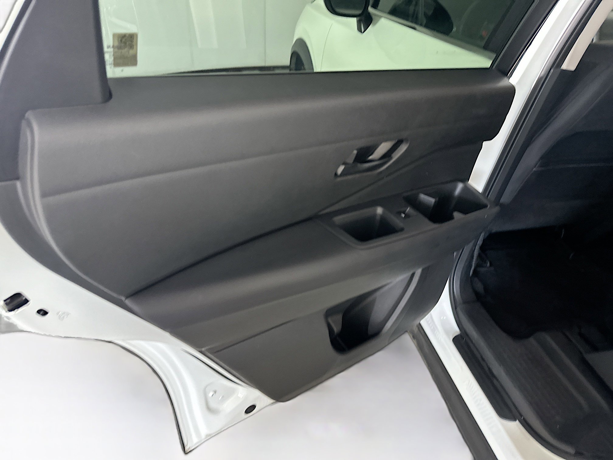 Used 2025 Nissan Pathfinder SV image 25