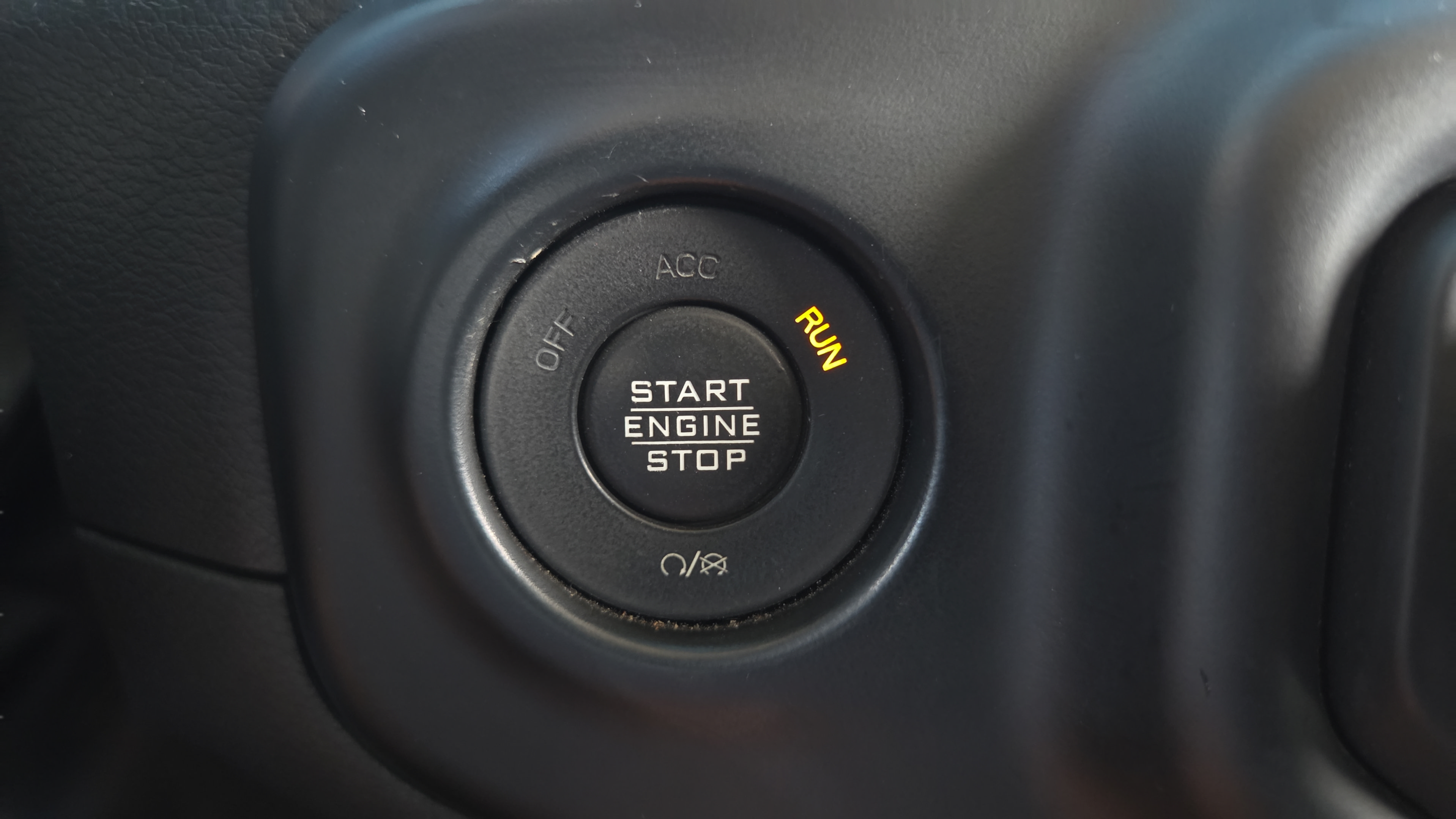 Used 2022 Jeep Wrangler Unlimited Sahara w/ LED Lighting Group AWD/4WD image 35