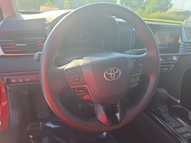 Used 2025 Toyota Camry LE FWD image 16