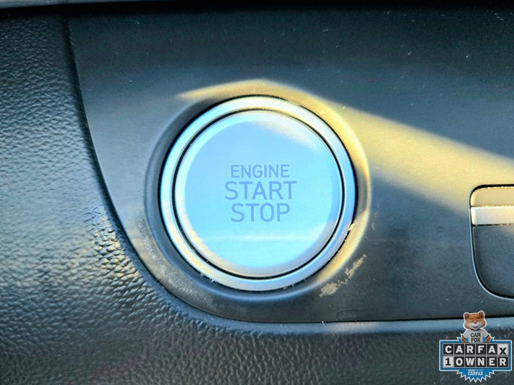 Used 2023 Hyundai Elantra Limited image 33