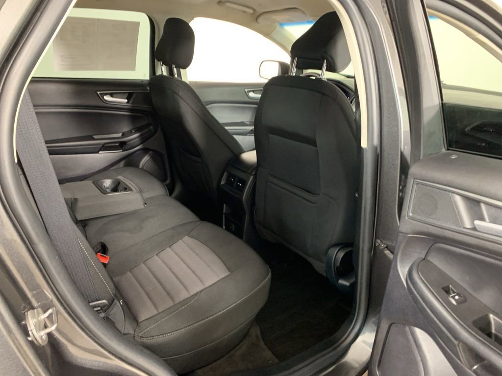 Used 2020 Ford Edge SE image 35