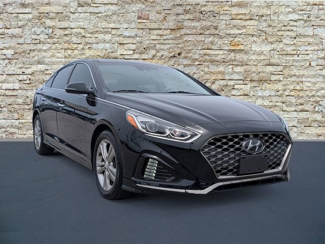 Used 2019 Hyundai Sonata Limited w/ Ultimate Package 04 FWD image 2