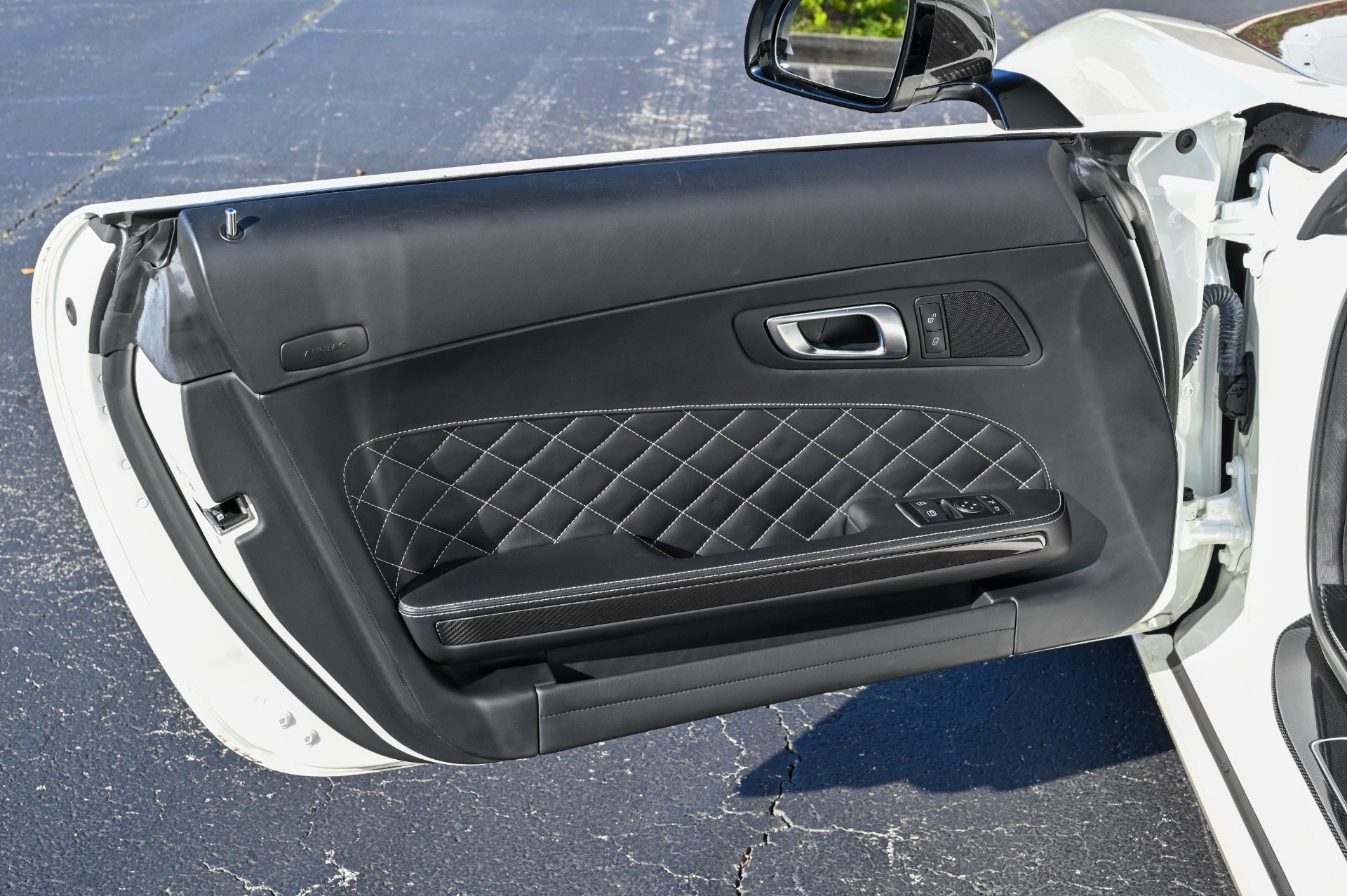 Used 2015 Mercedes-Benz SLS AMG GT Final Edition image 28