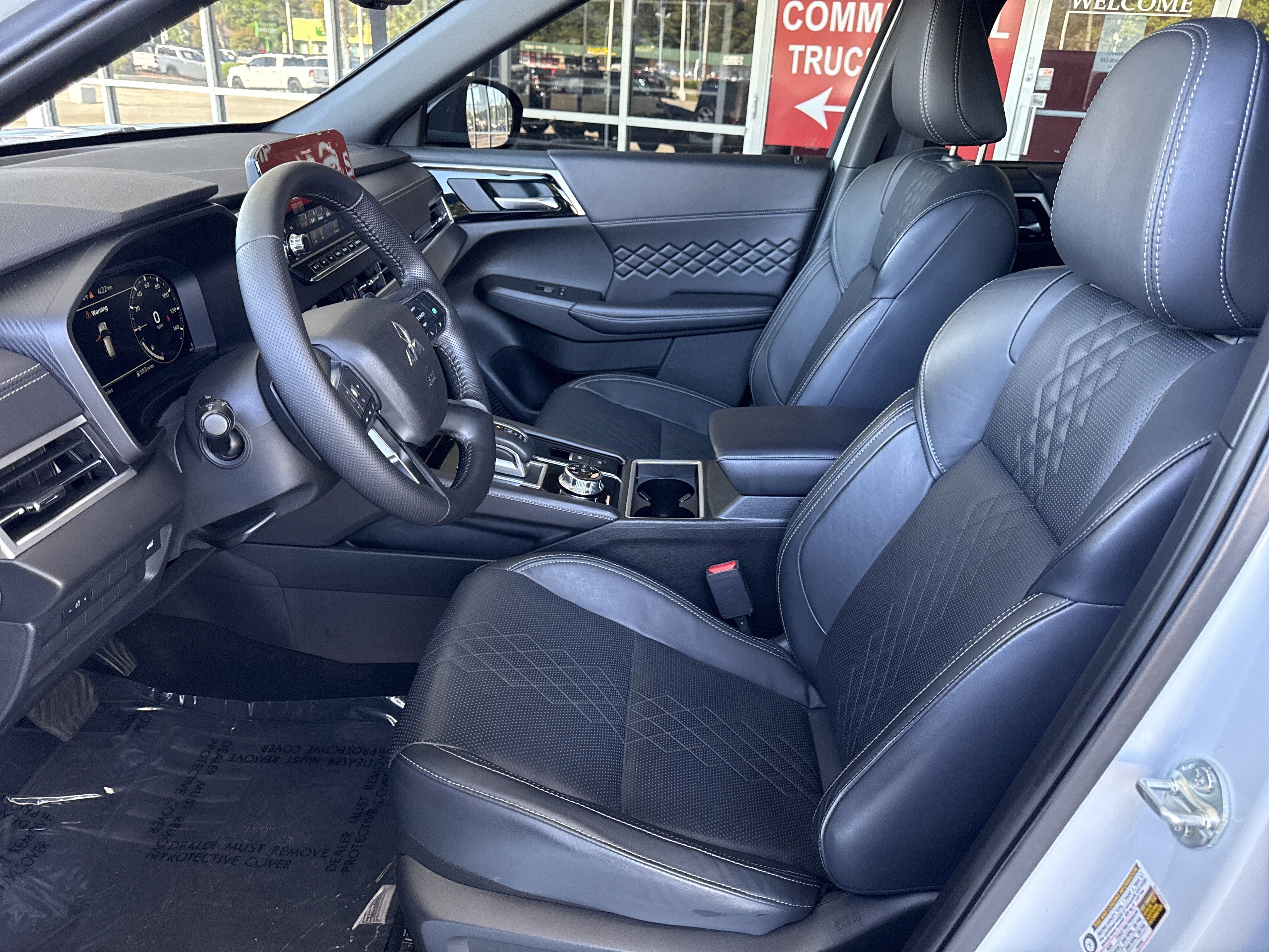 Used 2024 Mitsubishi Outlander SEL Black Edition image 15
