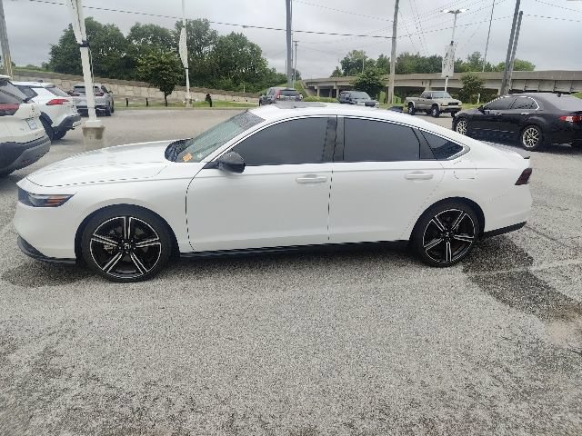 Used 2023 Honda Accord Sport image 9