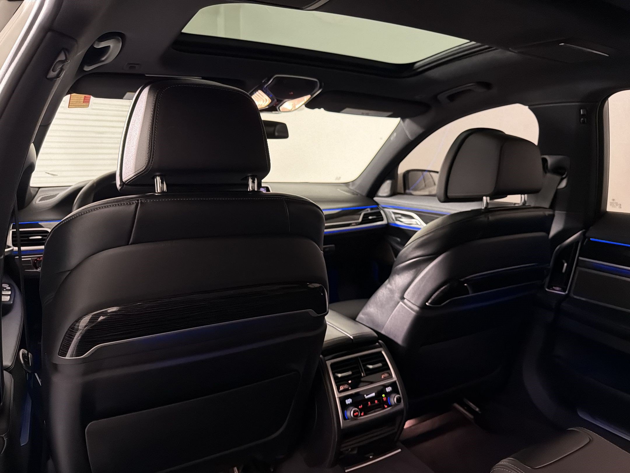 Used 2020 BMW 740i xDrive w/ M Sport Package AWD/4WD image 30