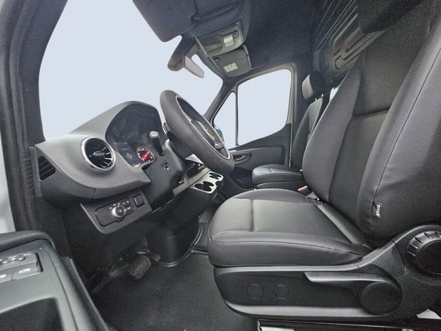 New 2026 Mercedes-Benz Sprinter 144 Cargo image 9