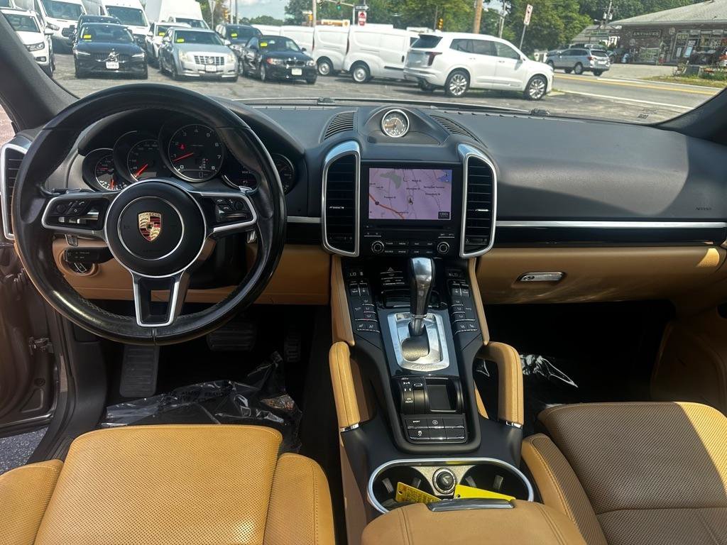 Used 2017 Porsche Cayenne AWD/4WD image 14
