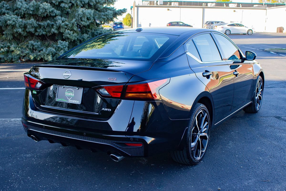 Used 2025 Nissan Altima 2.5 SR AWD/4WD image 9