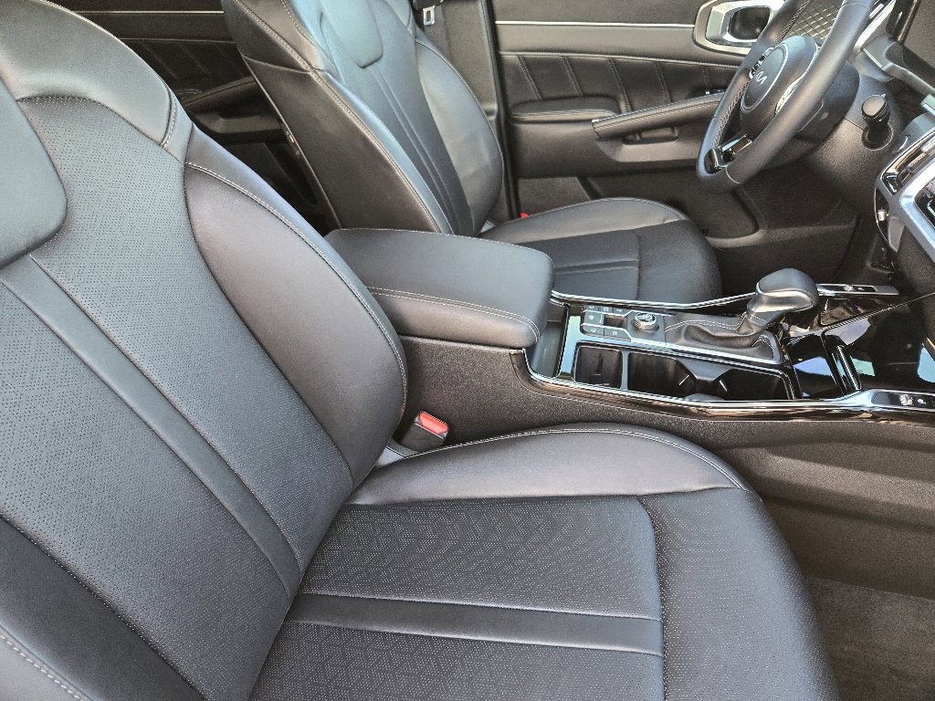 Certified 2023 Kia Sorento SX image 19