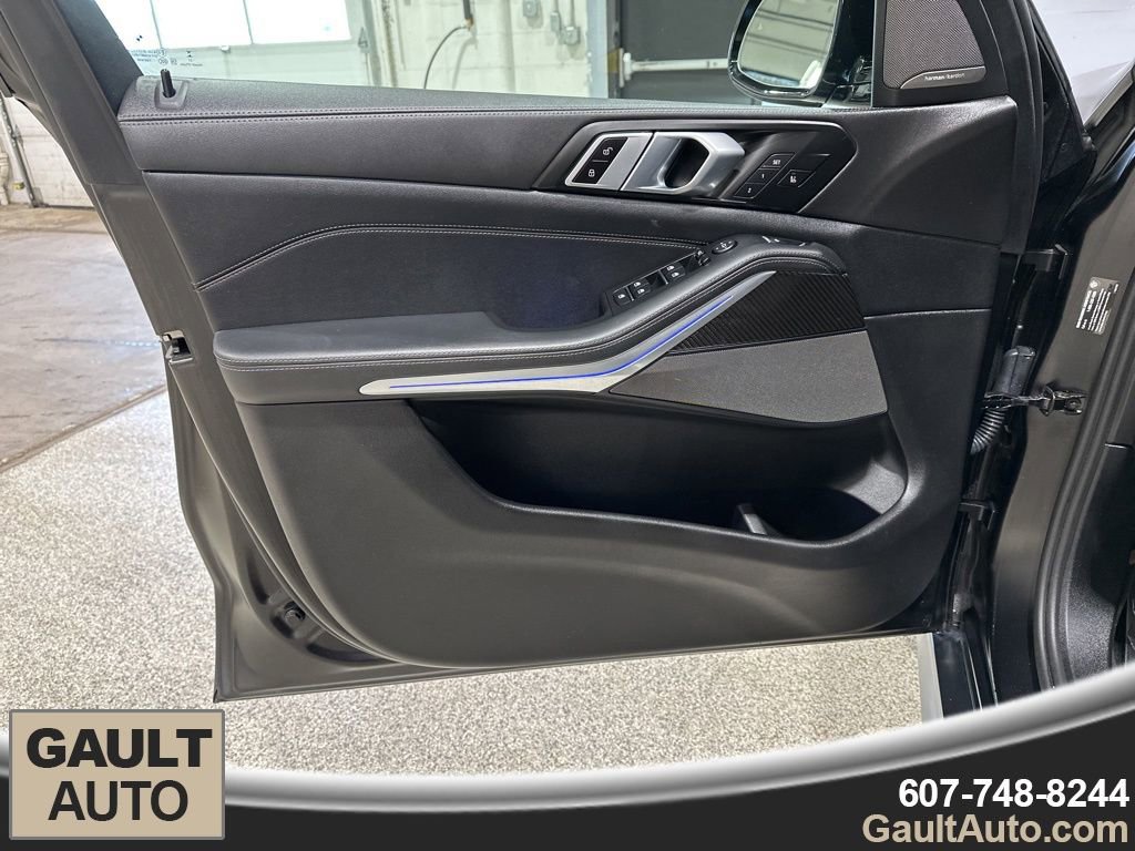 Used 2024 BMW X5 M60i image 12