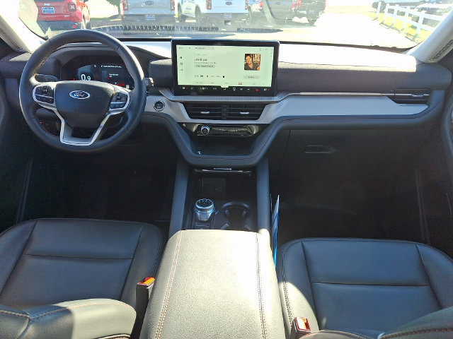 Certified 2025 Ford Explorer Active w/ Active Comfort Package AWD/4WD image 18
