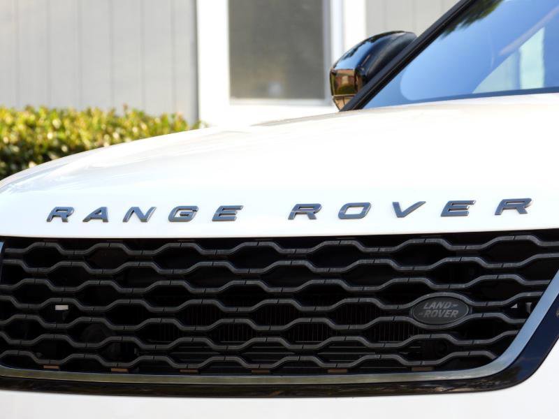 Used 2020 Land Rover Range Rover Velar R-Dynamic S image 4