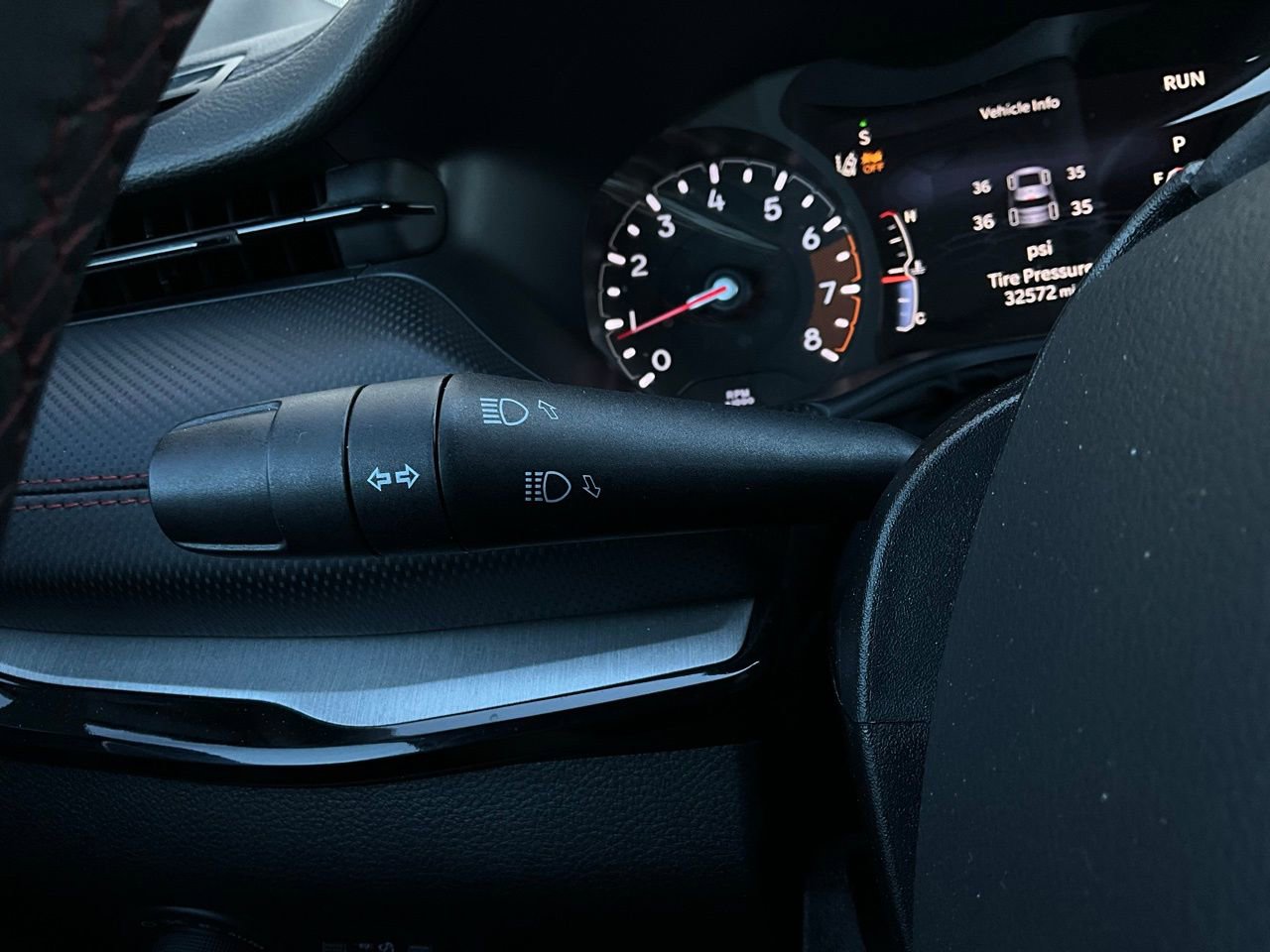 Used 2025 Jeep Compass Trailhawk image 36